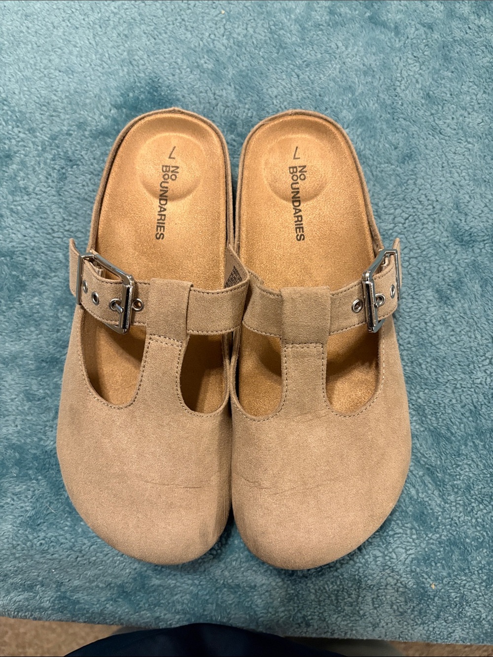 No boundaries women’s Mary Jane casual shoe size 7 worn once.